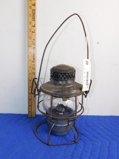 Armspear Manufacturing Antique Railroad Globe Oil Lantern