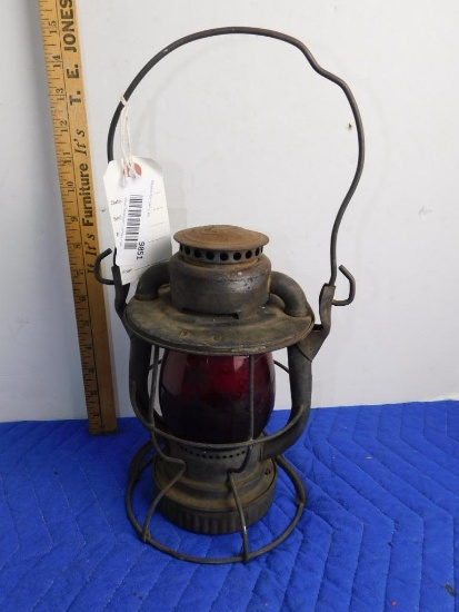 Dietz Vesta Antique Railroad Globe Oil Lantern