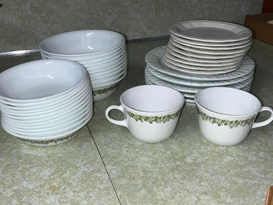 38 PC CORELLE LIVINGWARE BY CORNING