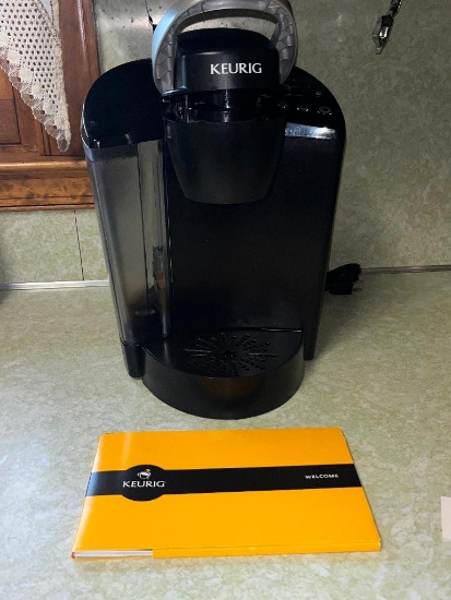 KEURIG COFFEE MAKER FOR PODS, WITH MANUAL