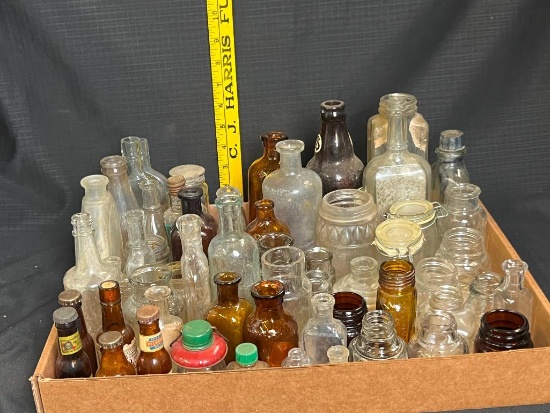 BOX LOT MISC. JARS/BOTTLES