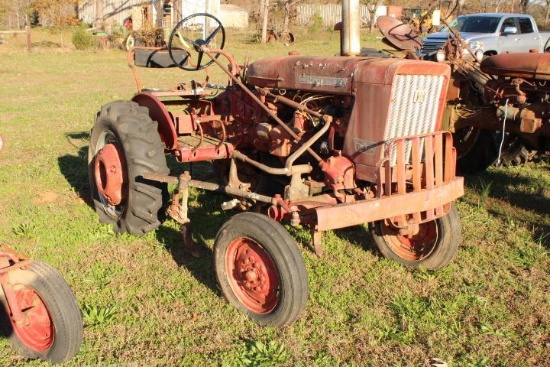 Tractor, Farmall 140