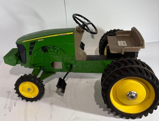 John Deere Pedal Tractor 8530