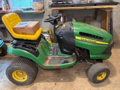 John Deere La-125 Mower With No Mowing Deck, Runs Great