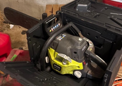 Ryobi Gas Chain Saw W/20" Bar And Carrying Case
