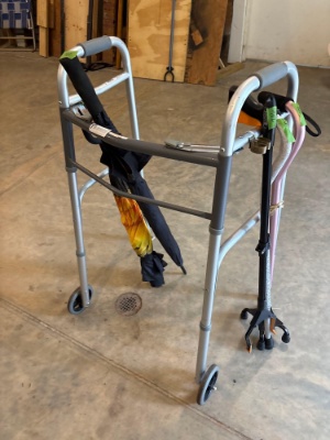 Handicap Items, 6 Umbrellas, Etc