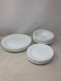 Corelle Dinner plates and bowls, 24 pieces.