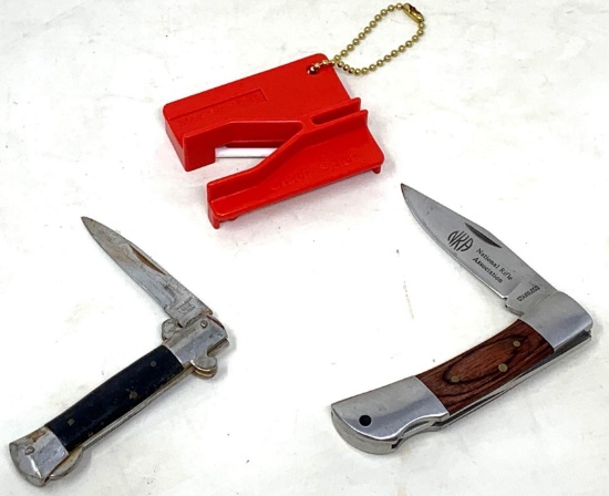 2 Small Pocket Knives, Sharpener