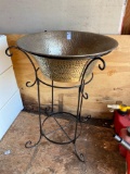 Decorator Hammered Metal Basin on Wire Base