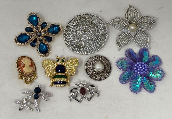 Costume Brooches & Pendants