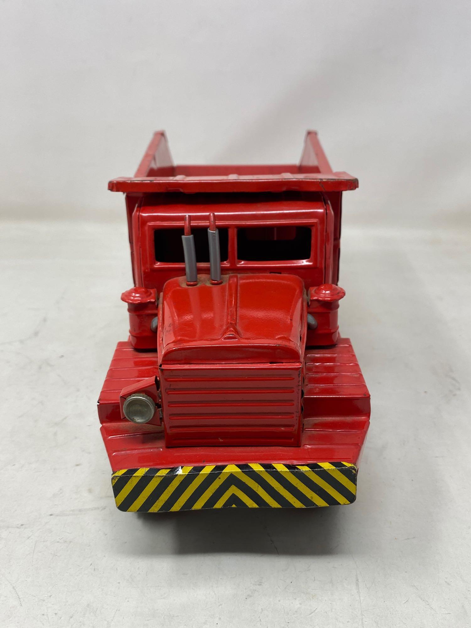 SSS Tin store Red and White Dump Truck