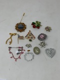 Brooches, Lot of 13