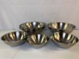 4 Stainless Steel Mixing Bowls and Stainless Steel Colander