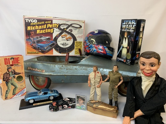 Dispersal Auction: Trading Cards, Toys, Pedal Cars