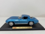 Maisto 1965 Chevrolet Corvette Model on Platform