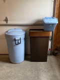 Rubbermaid Trash Can with Lid, Swing Lid Waste Can and Flip Top Plastic Bin