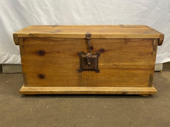 Wooden Hope Chest with Lock & Key