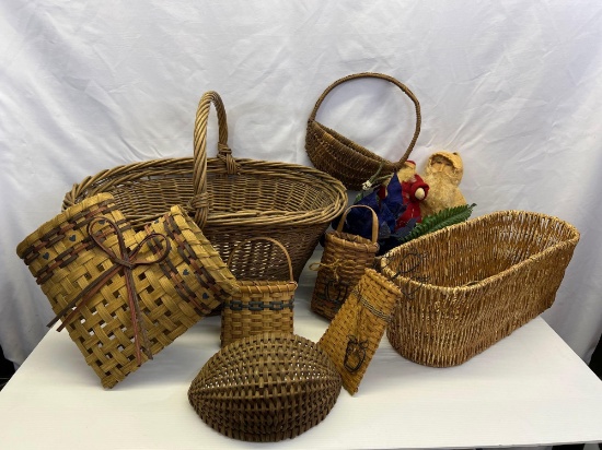 Baskets Lot and 2 Santa Figures