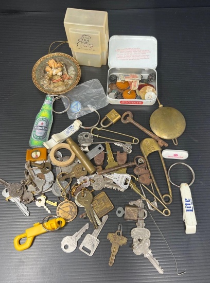 Keys, Key Chains, Clock Pendulum, Safety Pins, Buttons