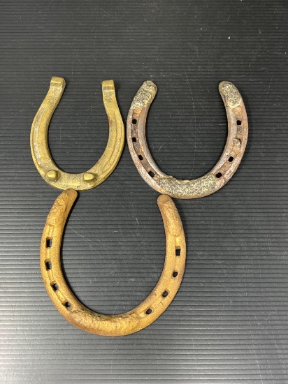 3 Horseshoes