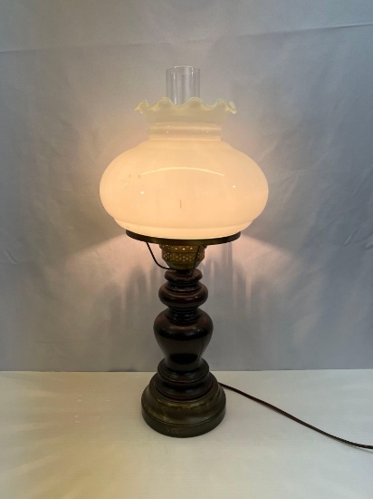 Table Lamp with Ruffled Glass Shade