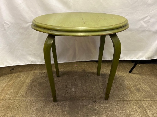 Squat Green Table