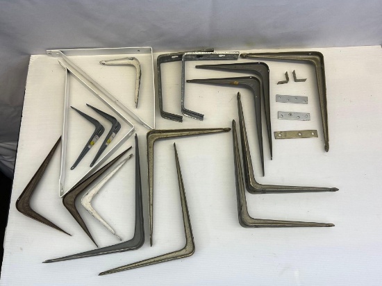 Brackets Lot