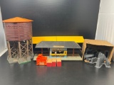 Plasticville Water Tower, Newsstand, Other Yellow Roofed Building, Accessories