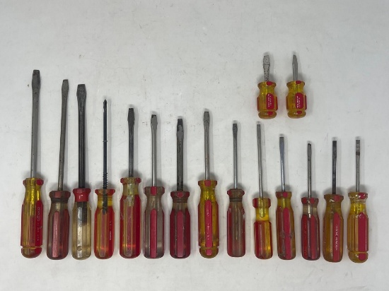 16 Flat Head Screwdrivers, Various Sizes- Most Are Stanley