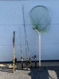5 Fishing Rods with Reels and Fishing Net