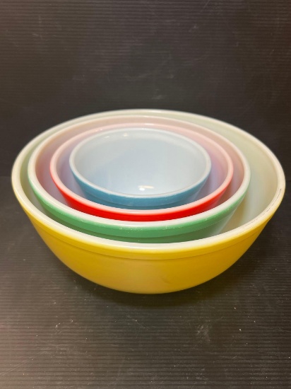 4 Piece Vintage Nesting Pyrex Mixing Bowls- Yellow, Green, Red & Blue