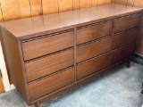 Mid Century, Vintage 9-Drawer Dresser