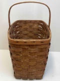 Woven Basket with Stationary Handle