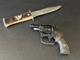 1966 RTS Italy .22 Cal. Starter Pistol and Knife with Stag on Handle