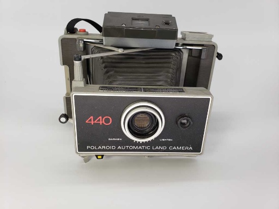 POLAROID 440 AUTOMATIC CAMERA