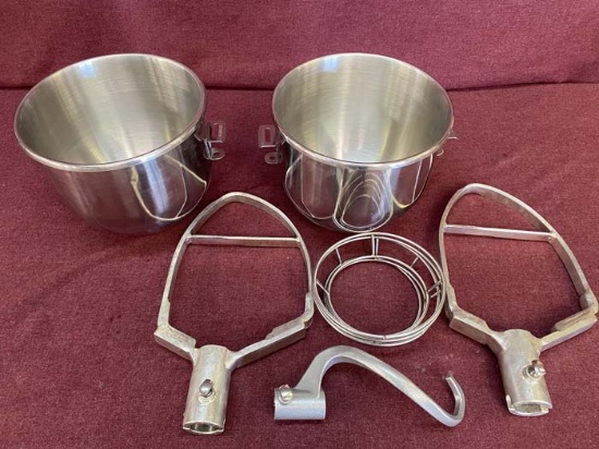 2 MIXING BOWLS WITH ATTACHMENTS