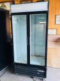 BEVERAGE AIR GLASS FRONT REFRIGERATOR