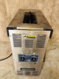 ROUNDUP VERTICAL CONTACT TOASTER