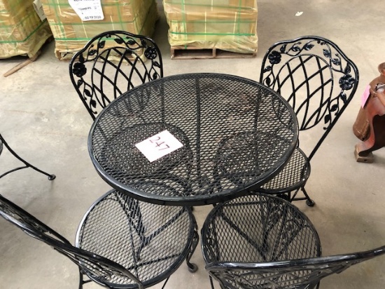 OUTDOOR PATIO TABLE WITH CHAIRS