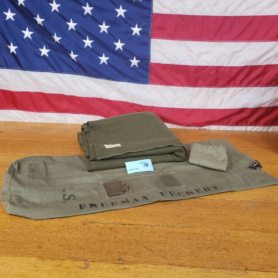 U.S. MILITARY DUFFLE BAG AND WOOL BLANKET WITH POUCH