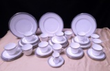 86PC ROYAL DOULTON RAVENSWOOD MADE IN ENGLAND CHINA