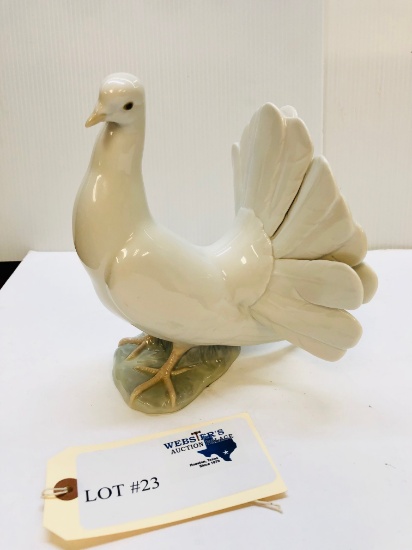 PORCELAIN DOVE BY LLADRO