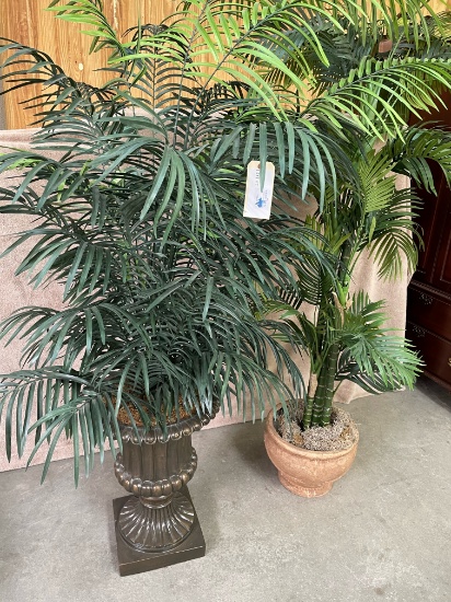 2 ARTIFICIAL POTTED TREES