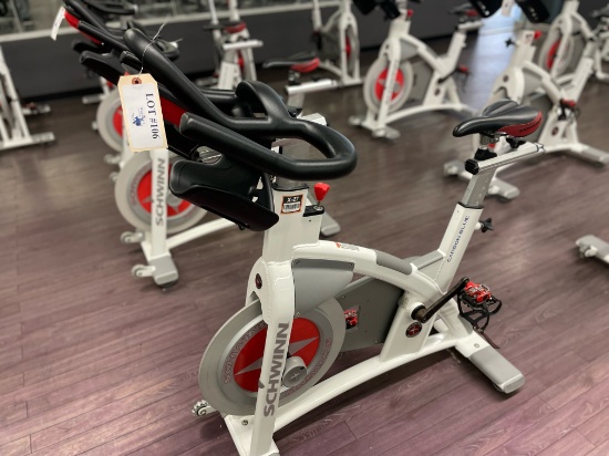 SCHWINN CARBON BLUE SPIN BIKE
