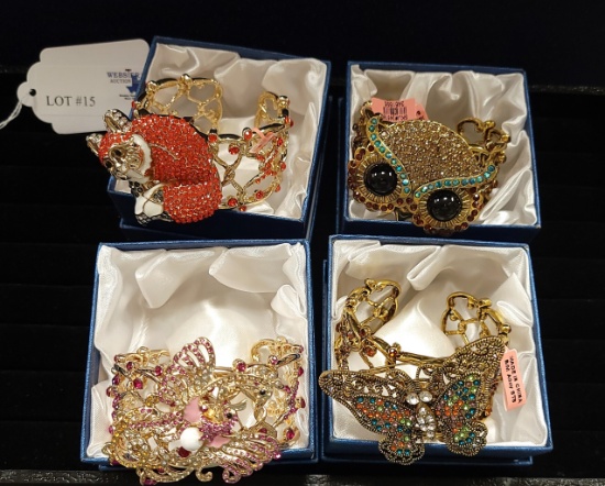 4PC BANGLE AND BROACH SET IN BOXES