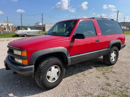 1999 CHEVROLET TAHOE 4X4 SPORT