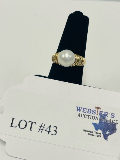 14KT YELLOW GOLD PEARL AND DIAMOND RING