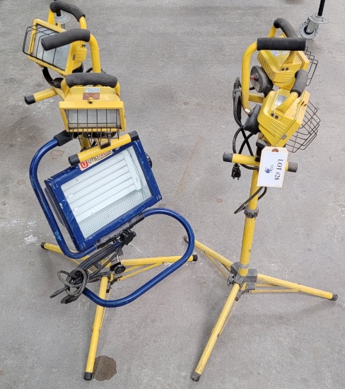 2PC WORK LIGHTS ON STANDS