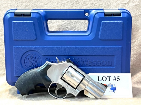 SMITH AND WESSON MODEL 686-6 7 SHOT .357 MAG REVOLVER