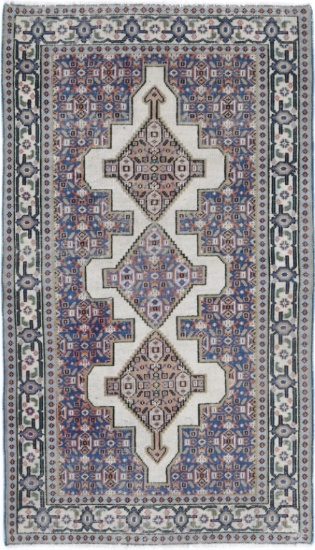 SHIRAZ RUG 2'10" X 5'1"